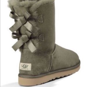 Bailey bow forest green ugg boot